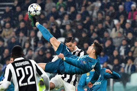 Sep 3, 2018 · Cristiano Ronaldo's wonderful overhead kick for Real Madrid against Juventus in the 2017/18 UEFA Champions League. Footage courtesy of UEFA. Subscribe to FIF...